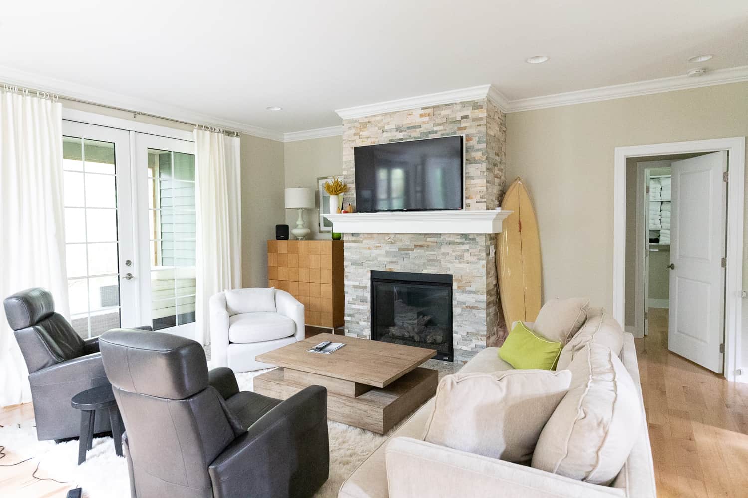 Living room with fireplace